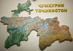 “Maya Planet: 世界反毒品”展览进行在杜尚别支持塔吉克驻吉尔吉斯斯坦大使